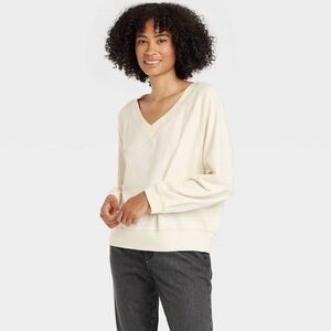 Universal Threads - Cream 100% Cotton V Neck Pullover NWT